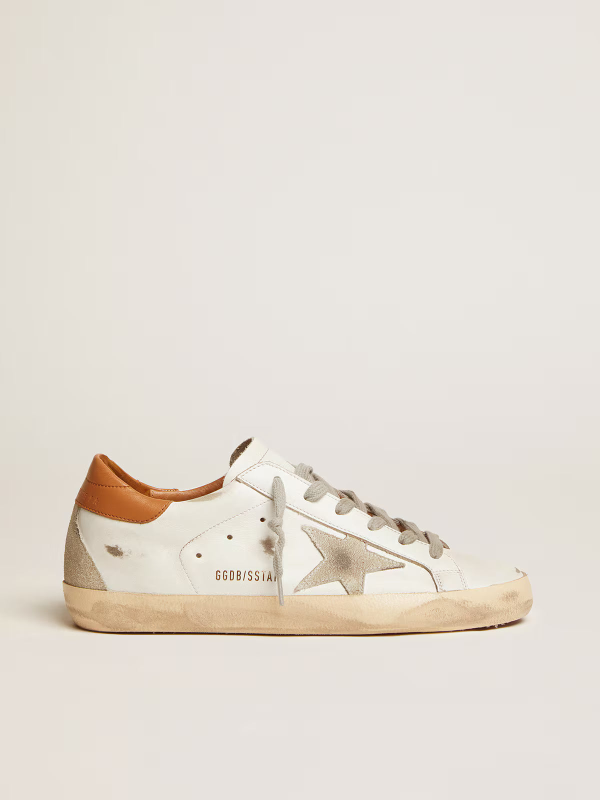 Baskets Super-Star pour femmes Golden Goose avec étoile en daim et languette de talon marron
