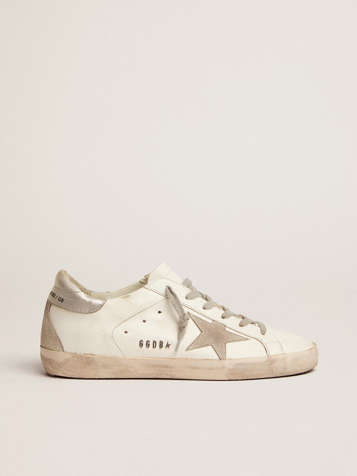 Golden Goose Super-Star pour femme avec languette de talon argentée et lettrage en clous métalliques