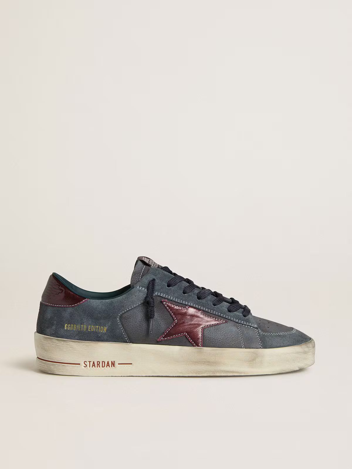 Golden Goose Heren Stardan LTD in antraciet nubuck en blauw suède met metalen leren ster