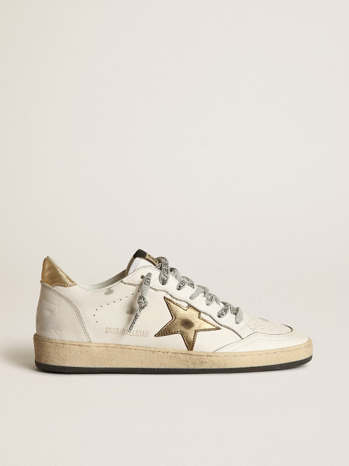Golden Goose Ball Star pour femme avec étoile dorée et languette de talon