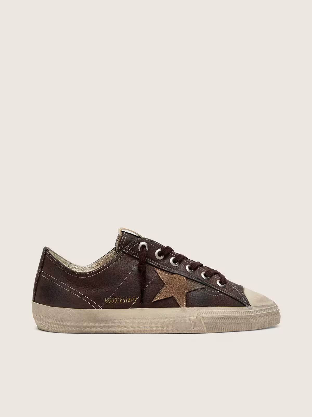 Golden Goose Heren V-Star in bruin nubuck met tabakskleurige suède ster