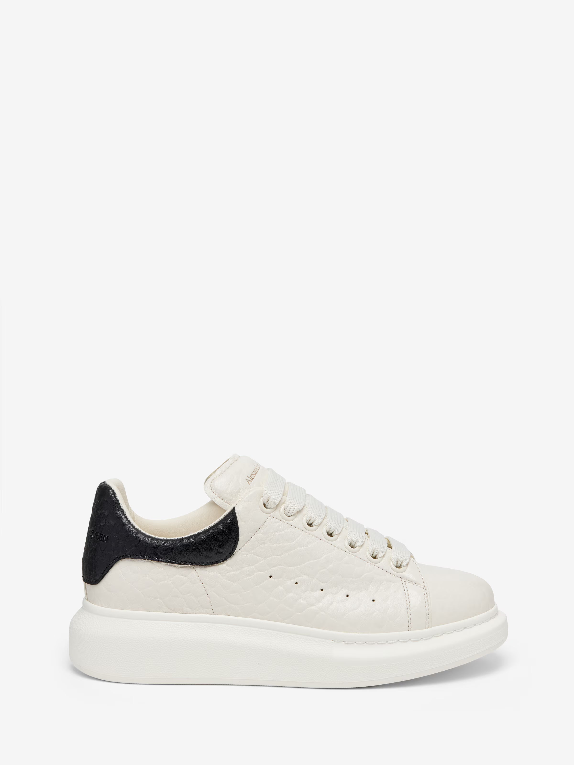 Zapatilla extragrande para mujer Alexander McQueen en blanco roto/negro