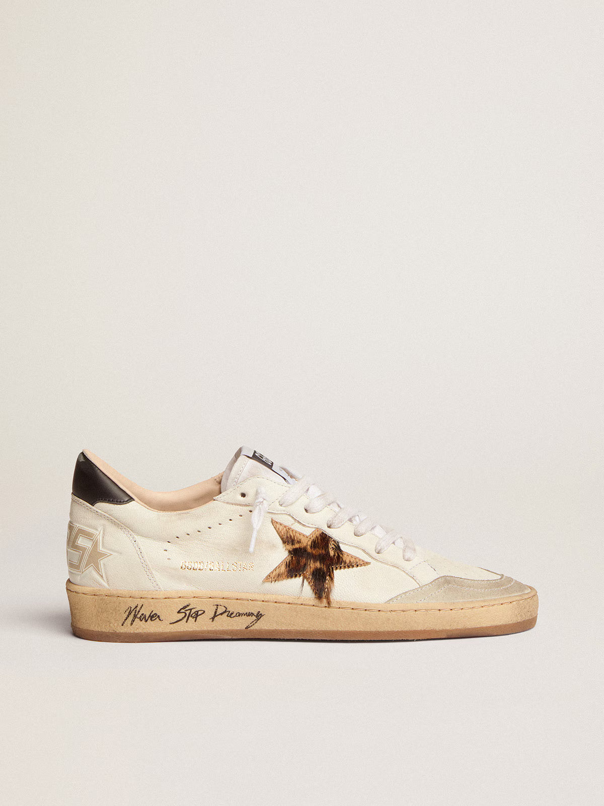 Golden Goose Ball Star pour femme avec étoile en peau de poney imprimé léopard et languette de talon noire