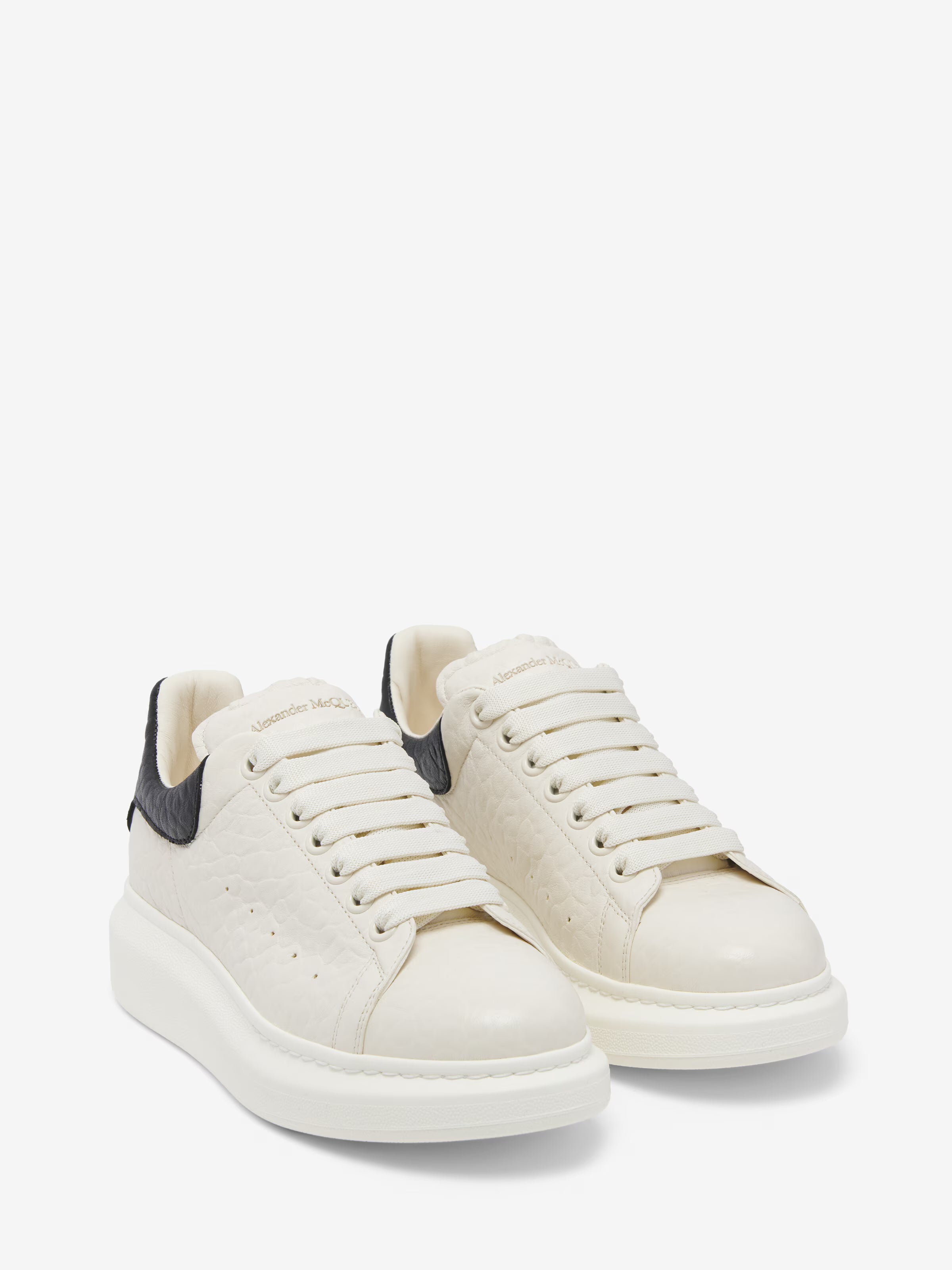 Alexander McQueen Dames Oversized Sneaker in Off White/Zwart