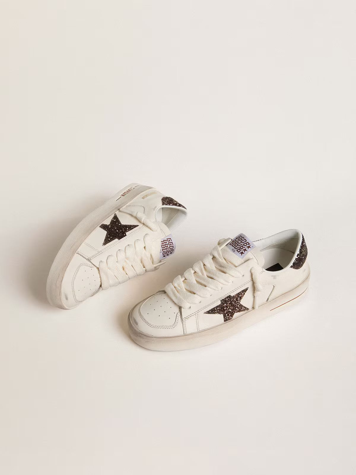 Golden Goose Stardan pour femmes en cuir blanc avec étoile pailletée marron et languette de talon