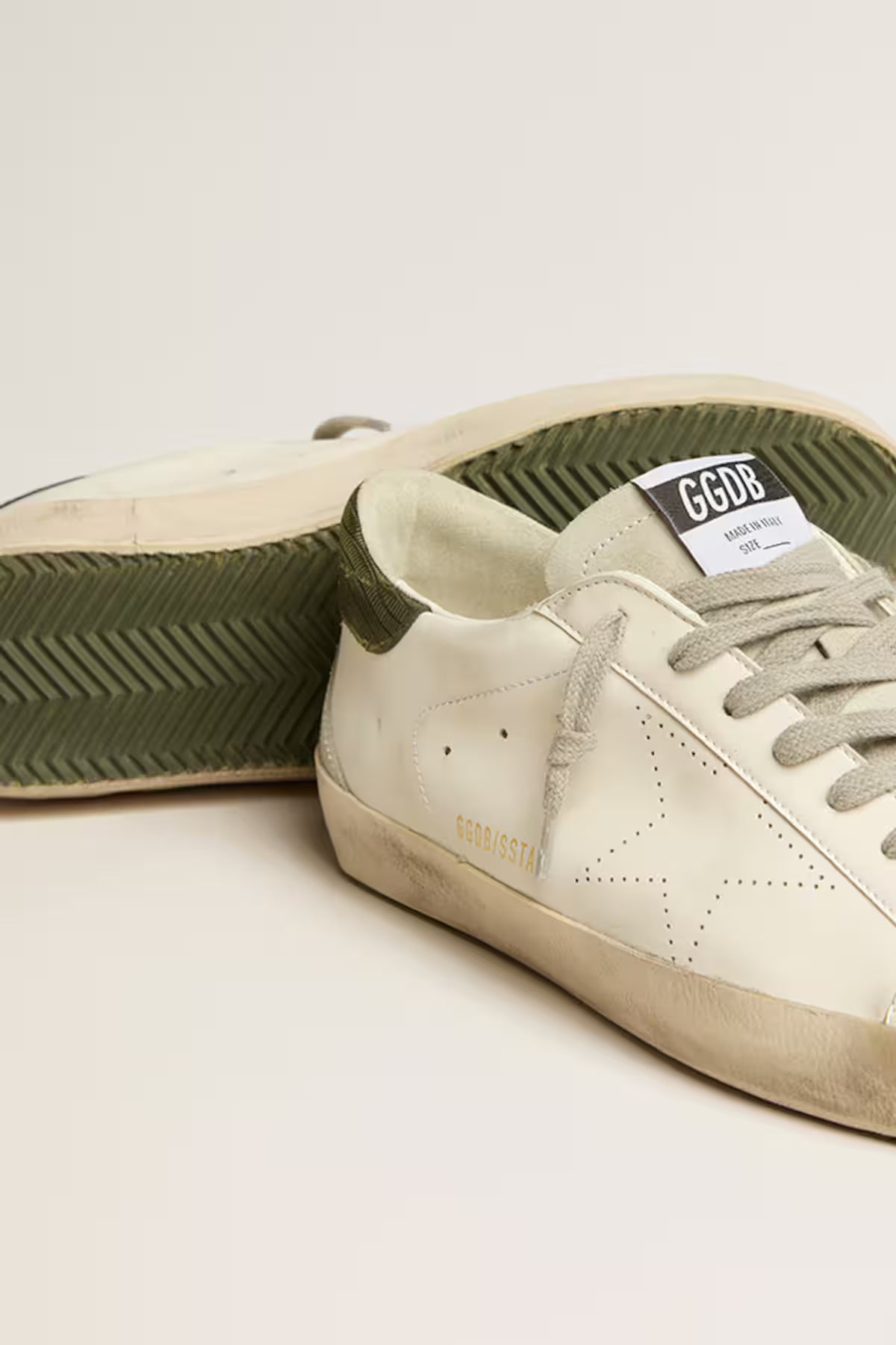 Golden Goose Heren Bio-based Super-Star met geperforeerde ster en groene hieltab