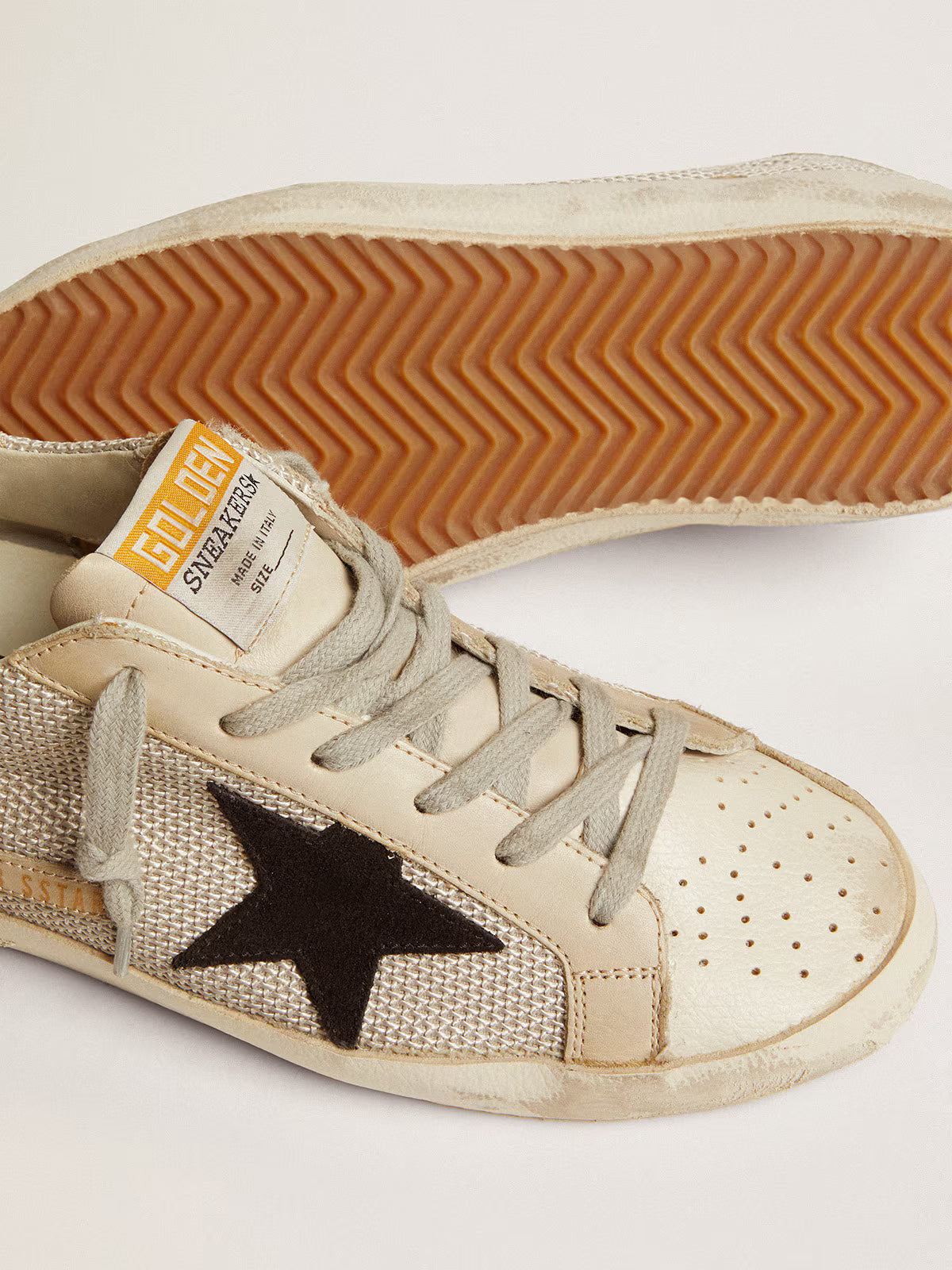 Golden Goose Super-Star pour femme en cuir avec étoile noire