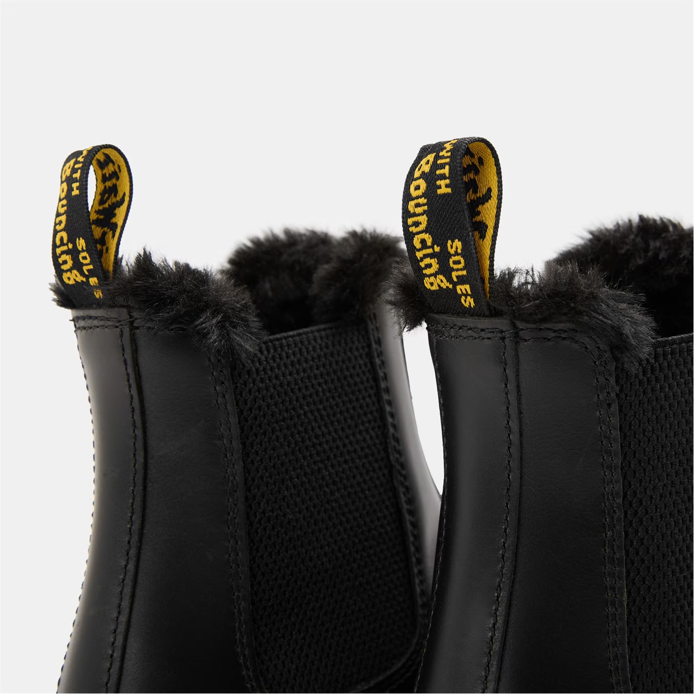 Botín Chelsea Dr Martens 2976 Leonore forrado con piel sintética