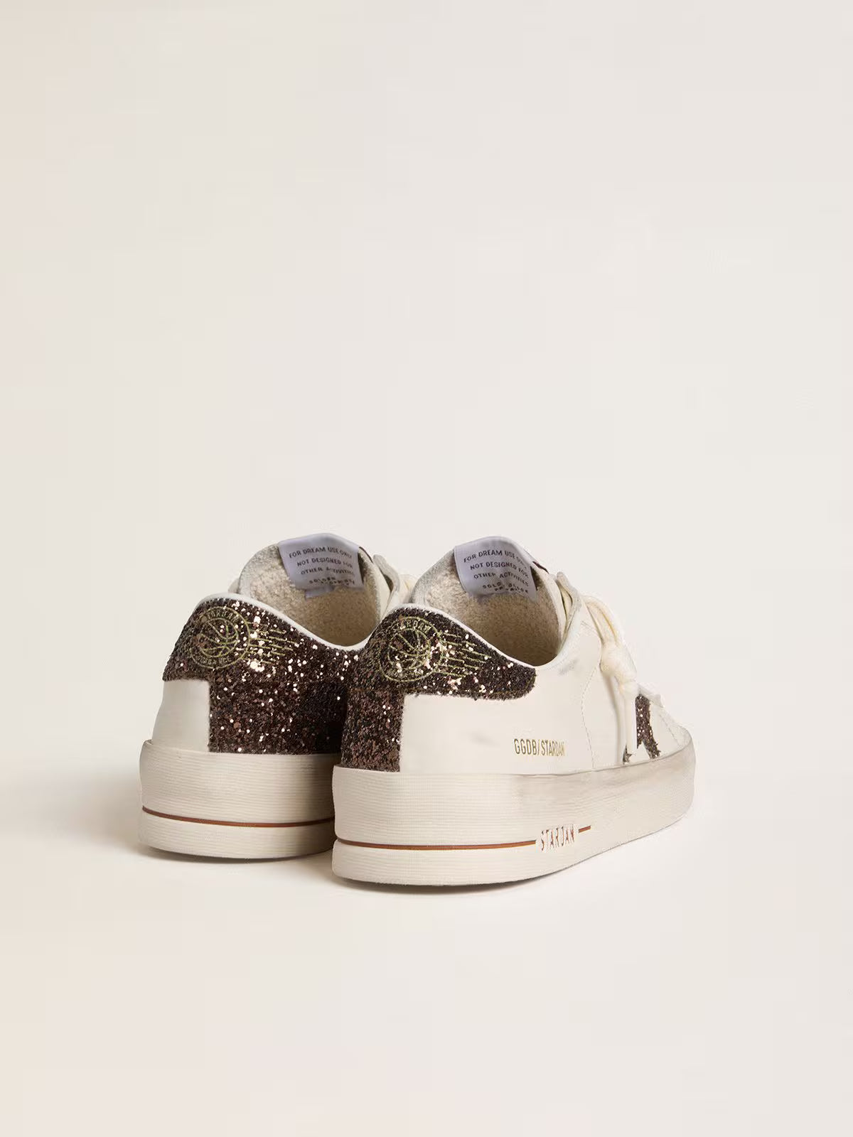 Golden Goose Stardan pour femmes en cuir blanc avec étoile pailletée marron et languette de talon