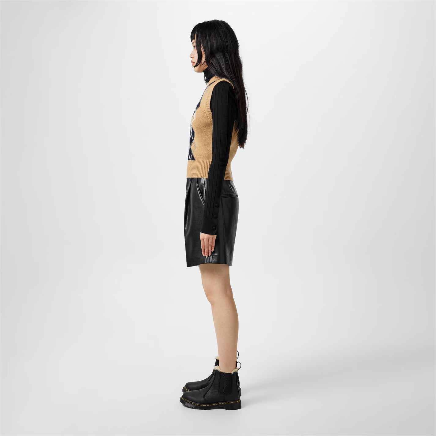 2976 Leonore Chelsea-laars met bontvoering